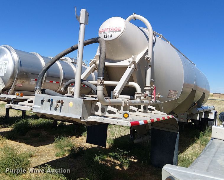 2014 Vantage Trailers pneumatic dry bulk trailer - EU2531