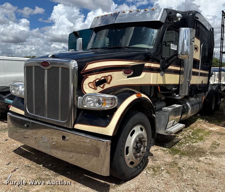 2021 Peterbilt 567 semi truck - YA0755