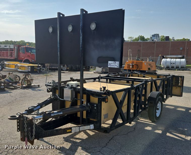 2013 Energy Absorption Systems crash attenuator trailer - DE2218