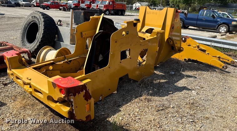 Caterpillar 918M wheel loader frame - DE2238