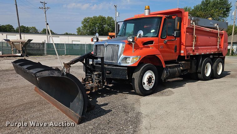2005 International 7400 dump truck - DY8149