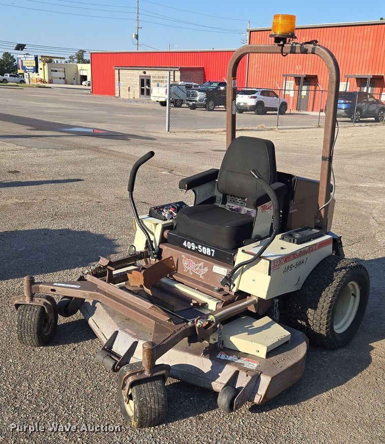 2007 Grasshopper 322D ZTR lawn mower - EM8115