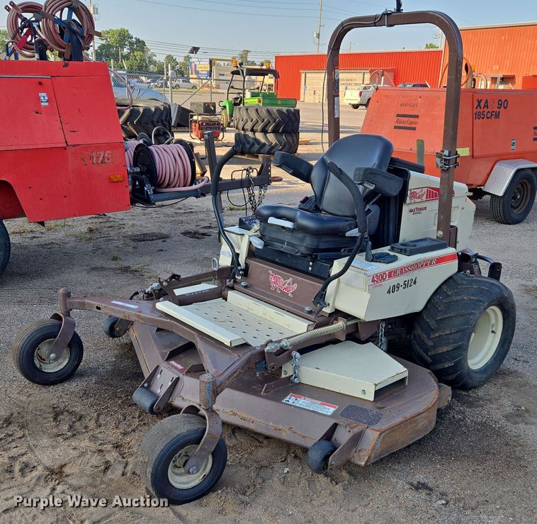 2014 Grasshopper 430D ZTR lawn mower - EM8117