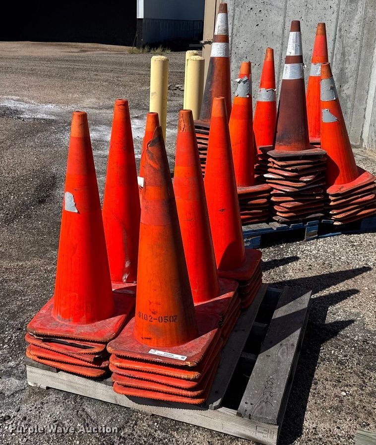 Approximately 90 traffic cones - ER2438