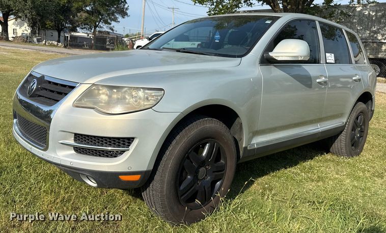 2008 Volkswagen Touareg SUV - DJ7817