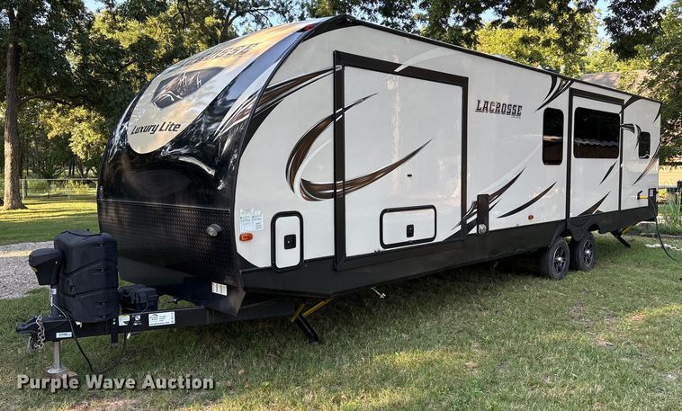 2019 Forest River Lacrosse 3311RK camper - DO1174