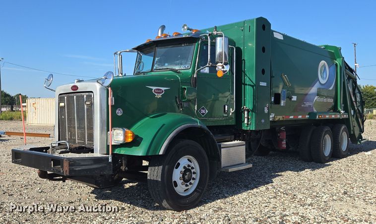 2015 Peterbilt  365 refuse truck - DU6892