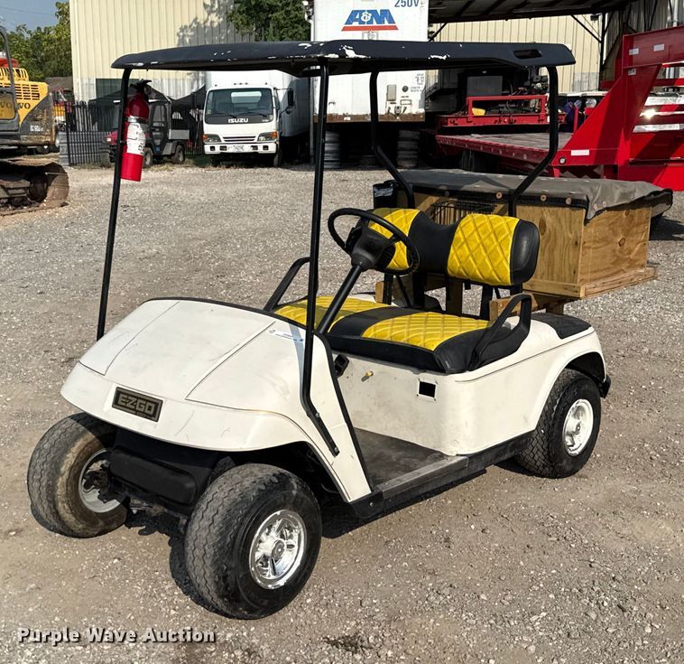 EZ-GO golf cart - DX5805