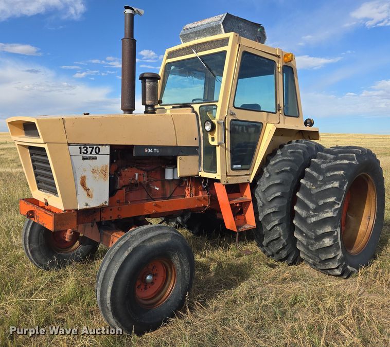 1972 Case 1370 tractor - DY1180