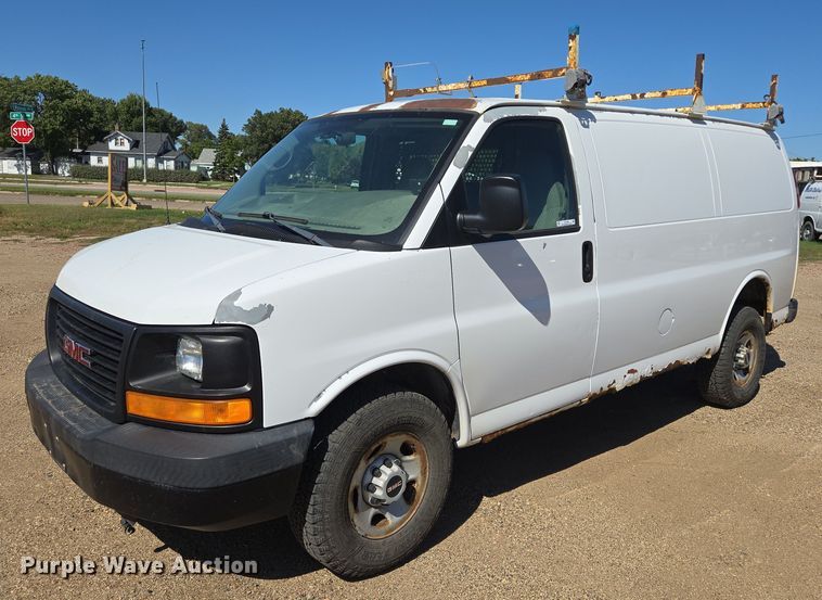 2008 GMC Savana G2500 van - DY1200