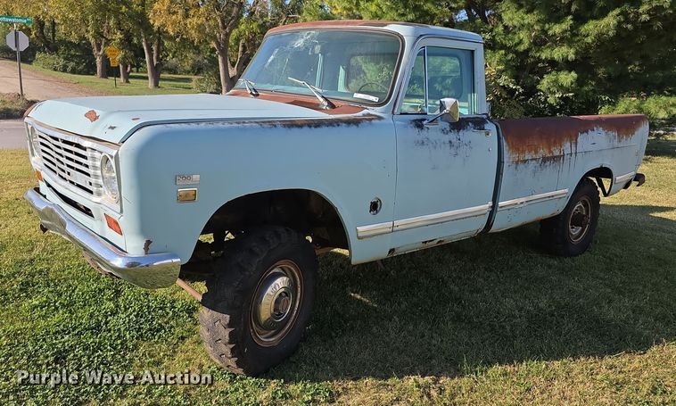 1974 International Harvester  D200 Eight pickup truck - DZ6399