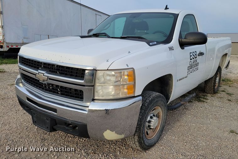 2007 Chevrolet Silverado 2500HD pickup truck - DZ6706