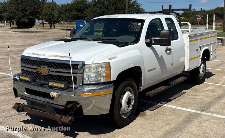 2012 Chevrolet Silverado 3500HD Ext. Cab utility bed pickup truck - EA7540