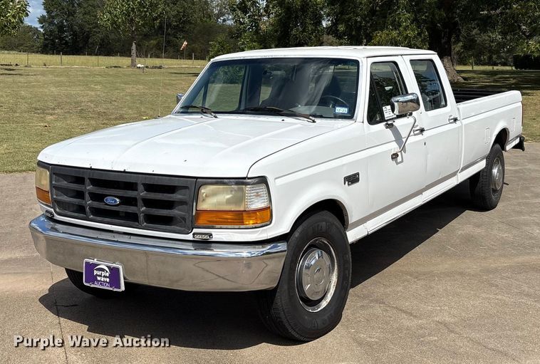 1997 Ford F350 Crew Cab pickup truck - EA7548