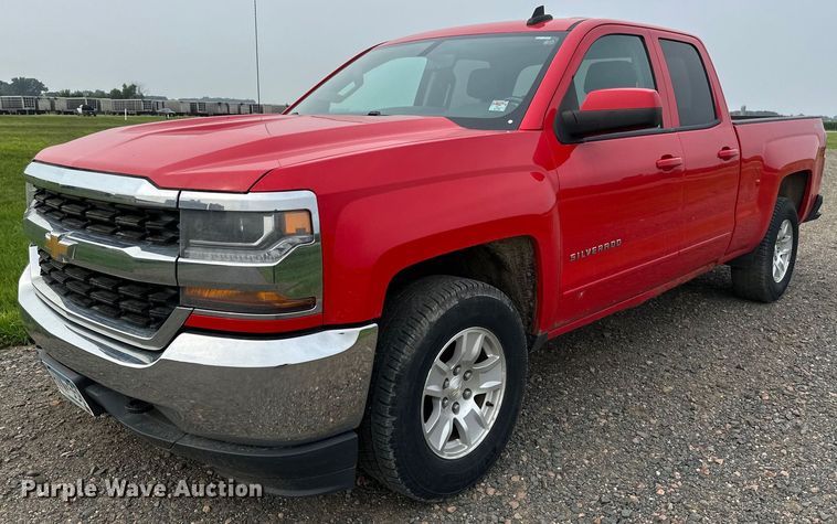 2016 Chevrolet Silverado 1500 LT Double Cab pickup truck - EB2870