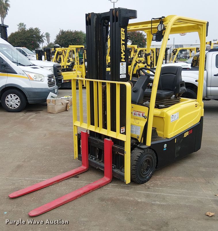 2023 Hyster J35XNT forklift - EC1220