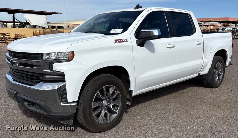 2021 Chevrolet Silverado 1500 Crew Cab pickup truck - EC8001