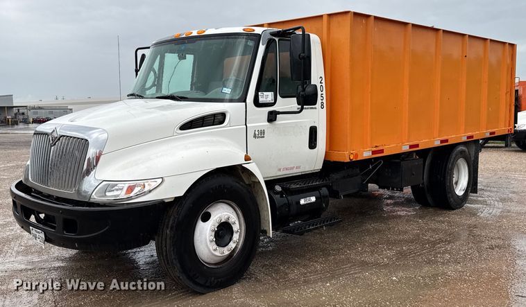 2003 International 4300 utility / service truck - ED5607
