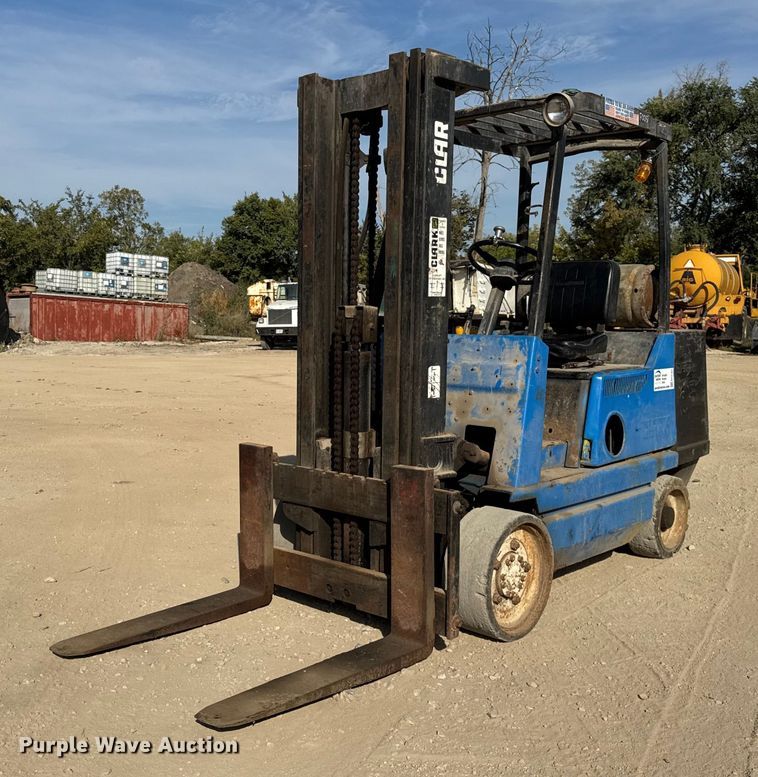 Clark GCX30 forklift - EF2194