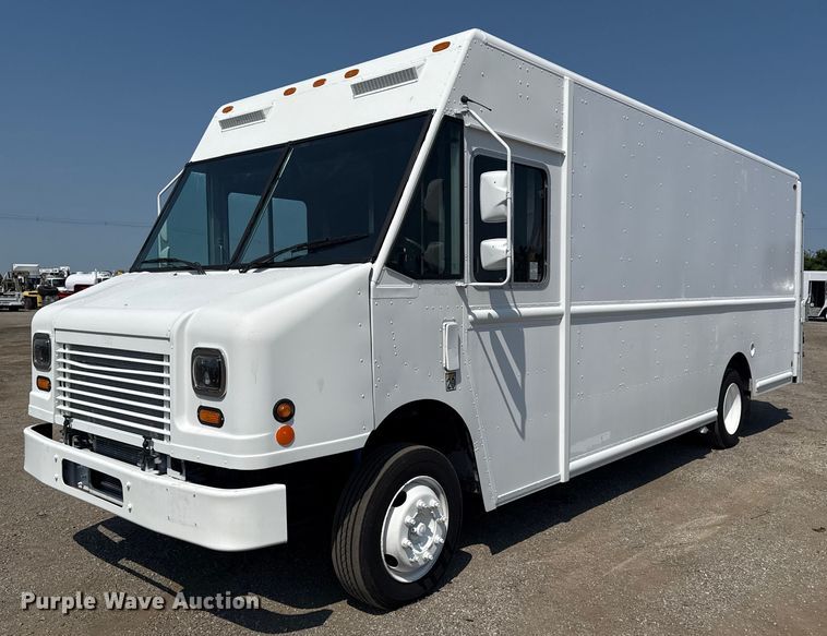 2010 Workhorse W62 delivery truck - EG6106