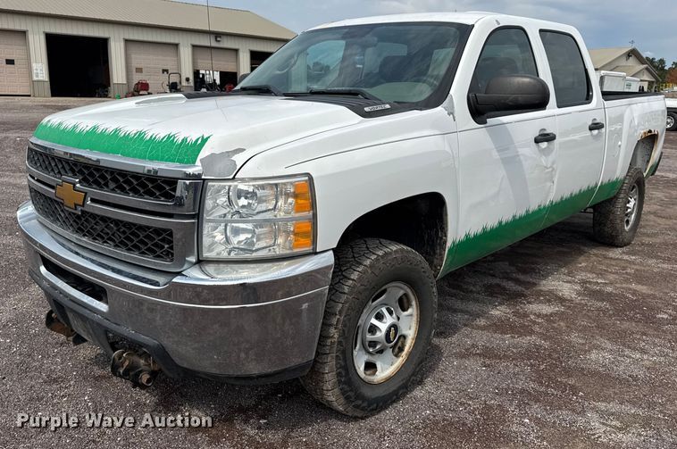 2014 Chevrolet Silverado 2500HD Crew Cab pickup truck - EH7450