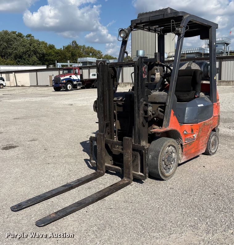 2003 Toyota 7FGCU20 forklift - EM6089