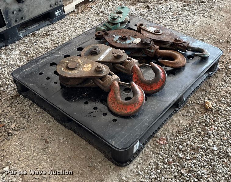 (5) cable snatch blocks - EN5608