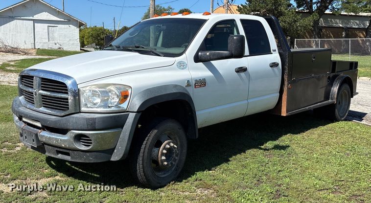 2009 Dodge Ram 4500HD Quad Cab flatbed truck - EO1635