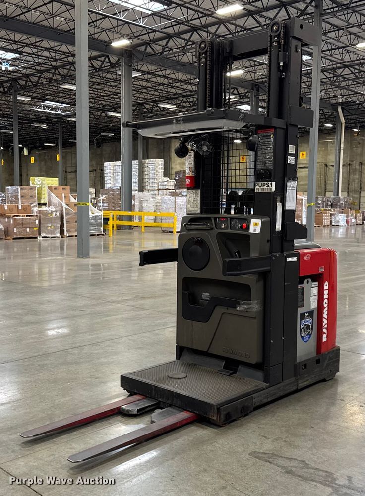 2017 Raymond 5400 order picker - ER0097