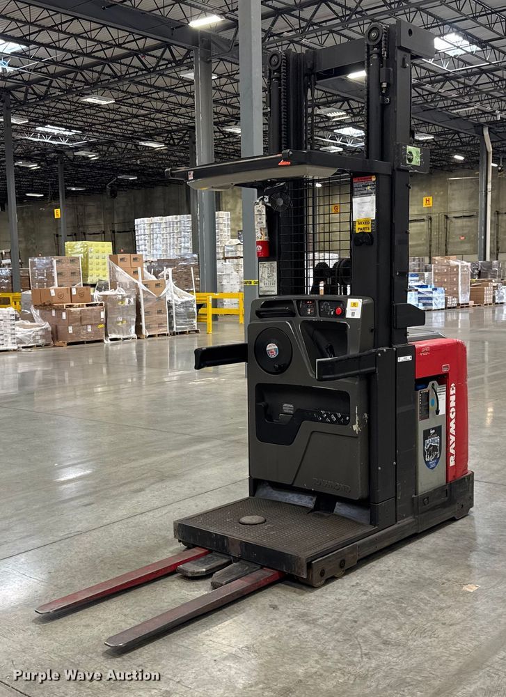 2016 Raymond 5600 order picker - ER0099