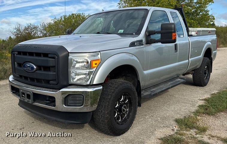 2015 Ford F250 Super Duty SuperCab pickup truck - ER0135
