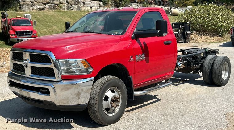2015 RAM 3500HD truck cab and chassis - ET3191