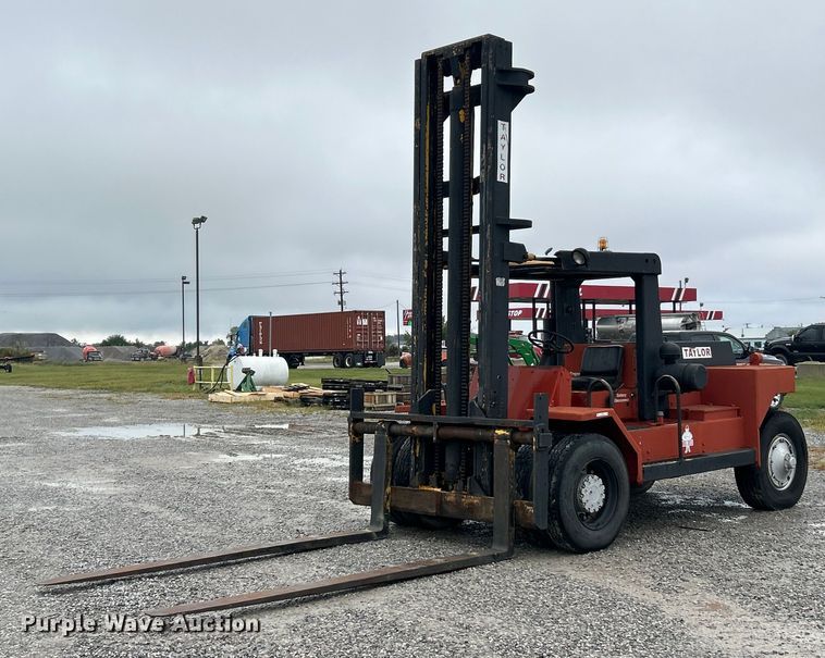 Taylor Y-25-W0M forklift - ET3211