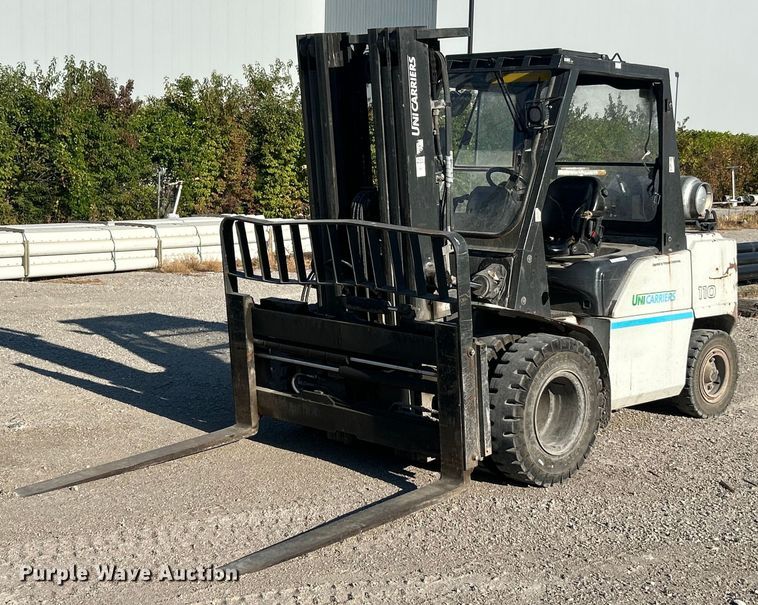 2017 UniCarriers PF110YLP forklift - ET3454