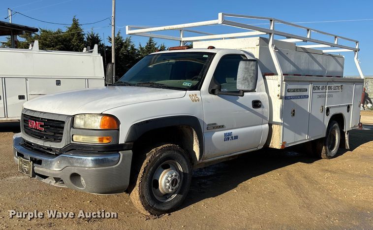 2007 GMC Sierra 3500HD utility bed pickup truck - ET4649