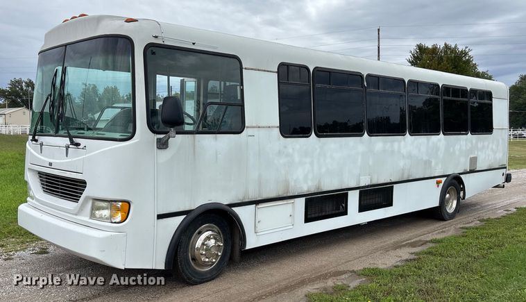 2003 Freightliner MB55 Champion  coach bus - ET4667