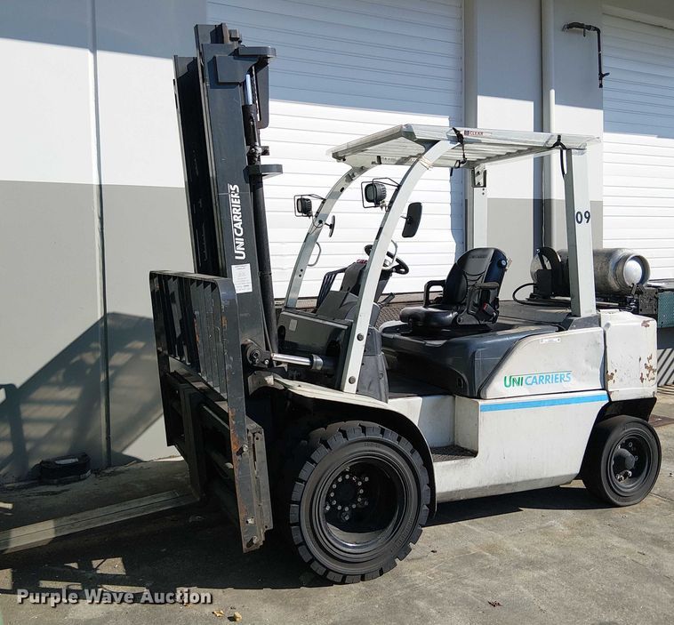 2015 UniCarriers PF80YLP forklift - EU2543