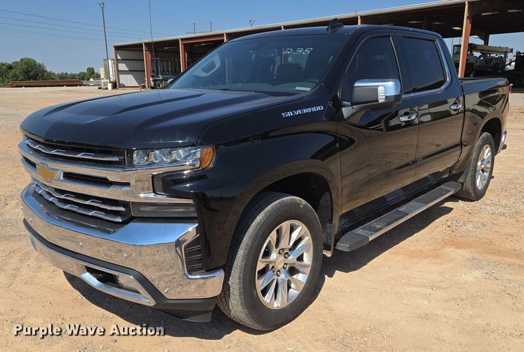 2019 Chevrolet Silverado 1500 Crew Cab pickup truck - EU3731