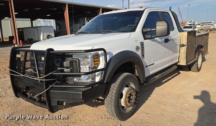 2019 Ford F550 SuperCab flatbed truck - EU3736