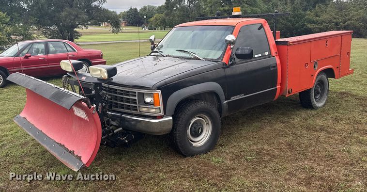 1998 Chevrolet 2500 utility bed pickup truck - EU6002