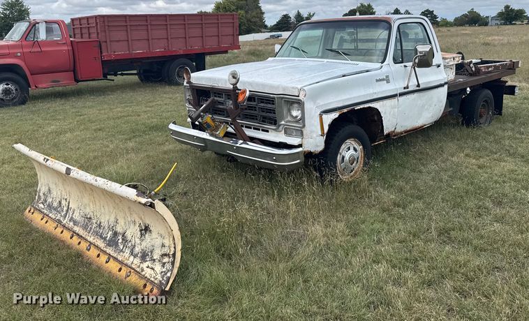 1977 Chevrolet Scottsdale 20 bale bed pickup truck - EU6022