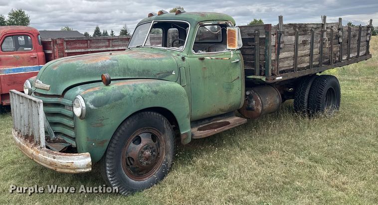 1948 Chevrolet flatbed truck - EU6024