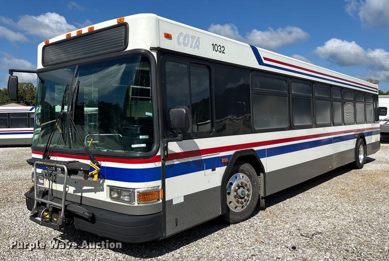 2010 Gillig G27D102N4   transit bus - EV3003