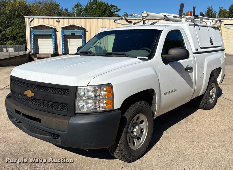 2013 Chevrolet Silverado 1500 pickup truck - EV3008