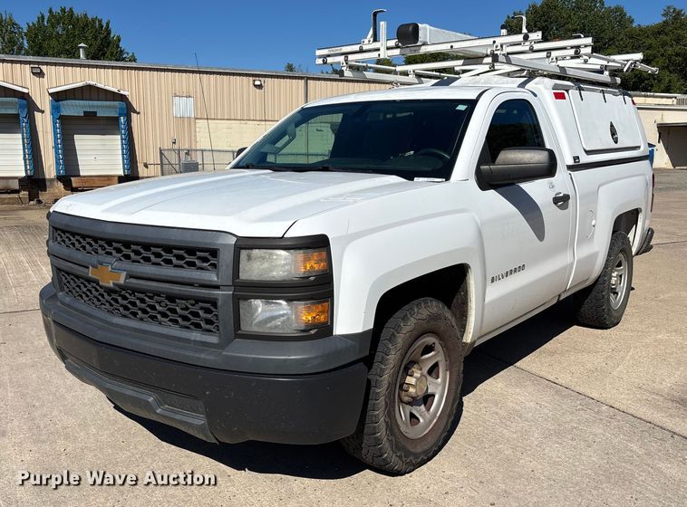 2015 Chevrolet Silverado pickup truck - EV3009
