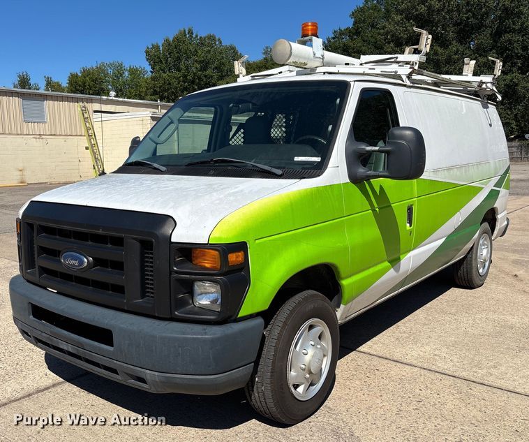 2009 Ford E150 van - EV3010