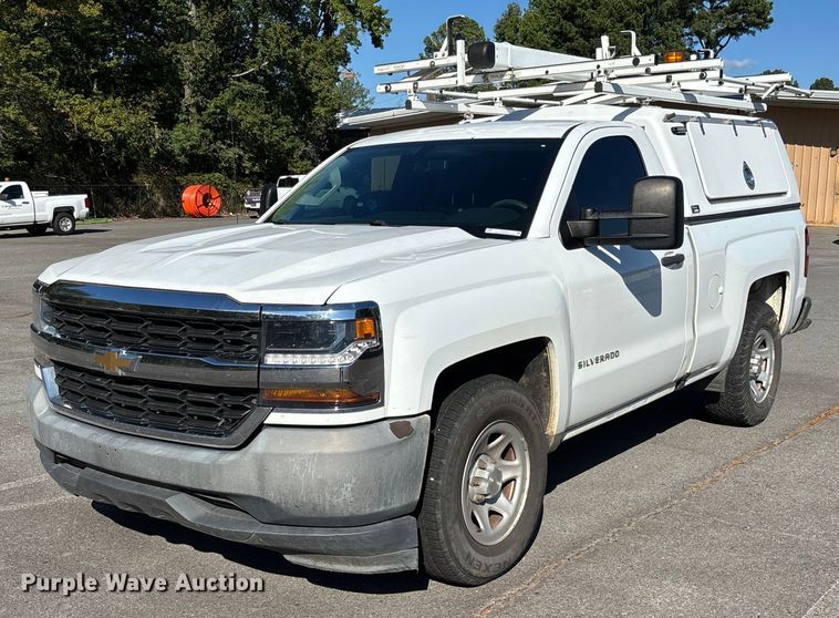 2017 Chevrolet Silverado 1500 pickup truck - EV3031