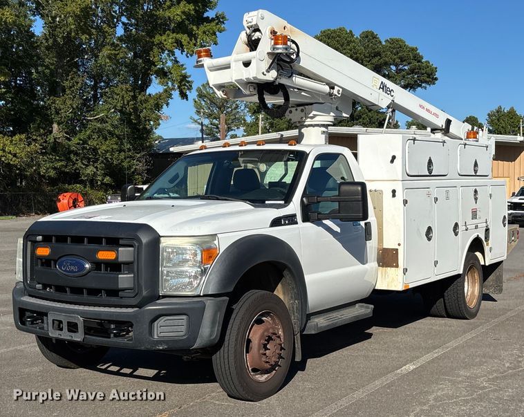 2013 Ford F450 Super Duty bucket truck - EV3032