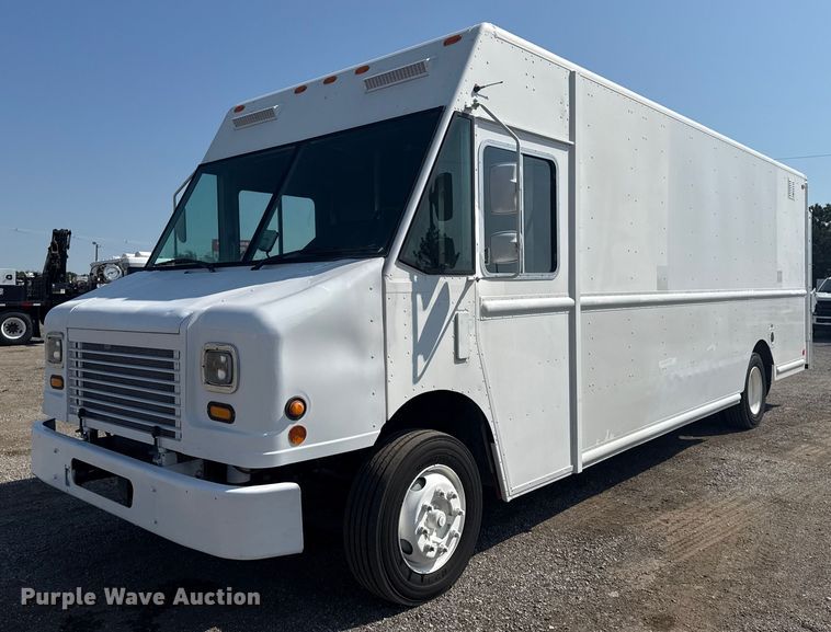 2012 Freightliner MT55 delivery truck - NU9628