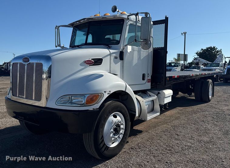 2007 Peterbilt 335 flatbed truck - NU9675